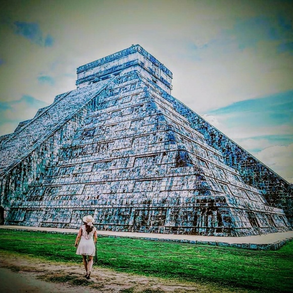 Meet your Posher, Lorraine - Picture 1 of 1